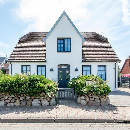 Holiday home Haus Syltzauber *
