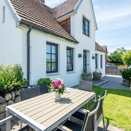 Haus Syltzauber Holiday home Westerland